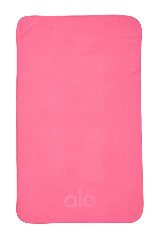 Alo Yoga | Performance No Sweat Hand Towel in Hot Pink OGO3_U7RAL46